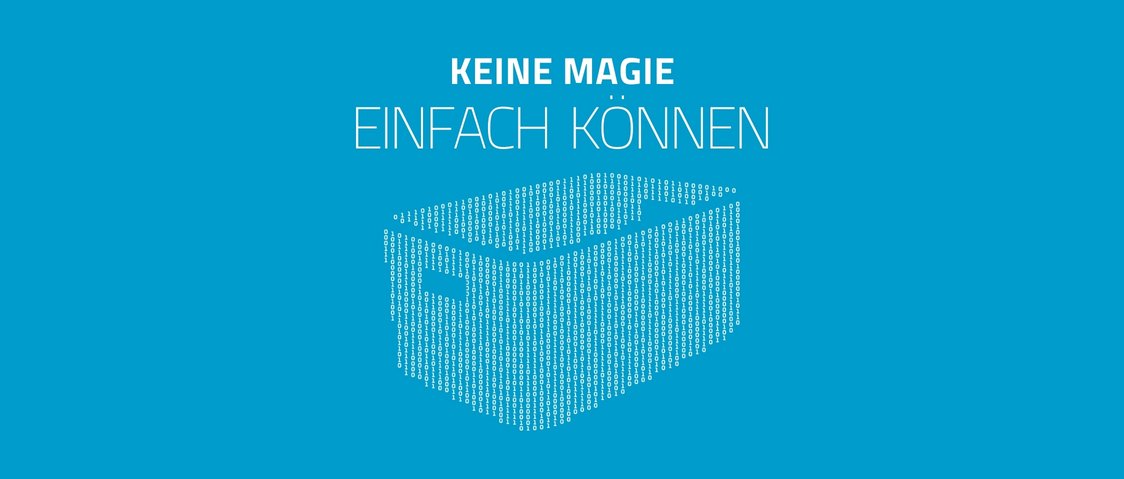 Digitale Abbildung realer Gegenstände visualisiert durch Binärcode-Kiste und Slogan 'Keine Magie - Einfach Können''